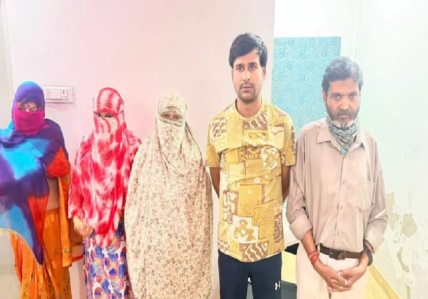 कानपुर: होटल रिद्धि पैलेस में जिस्मफरोशी रैकेट का भंडाफोड़, 5 गिरफ्तार