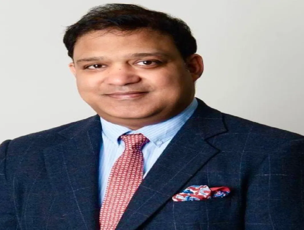 सोनभद्र के सुमीत  बने लंदन ब्रॉमली के काउंसलर: छोटे शहर से अंतरराष्ट्रीय सफलता की कहानी