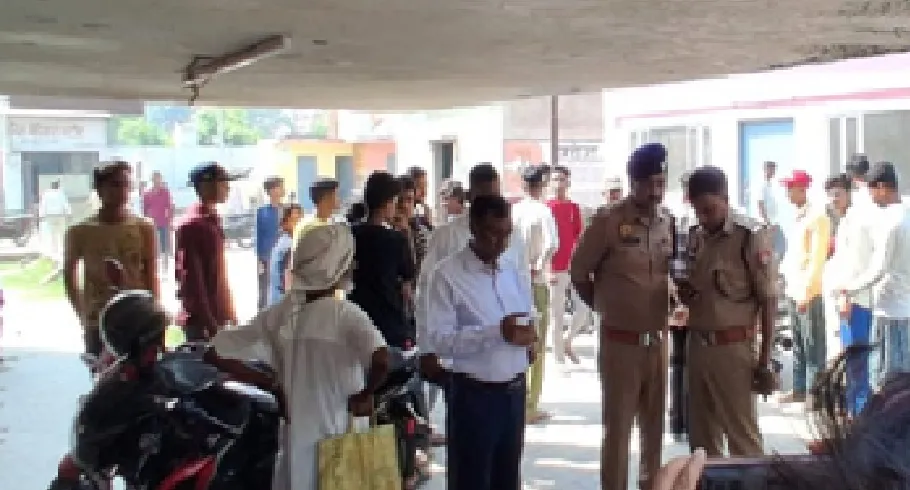 लखीमपुर-बहराइच हाईवे पर भीषण सड़क हादसा, 8 लोगों की मौत
