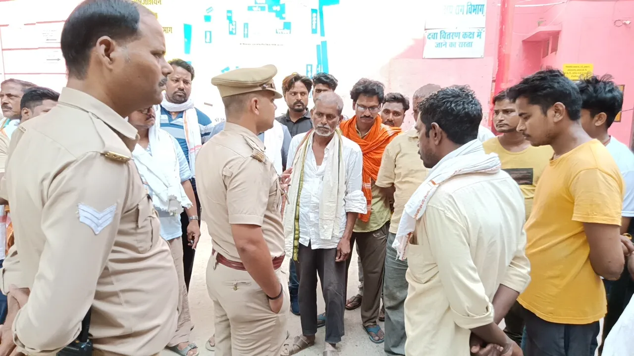वाराणसी: गार्डो और बाउंसरों ने पर्यटकों को दौड़ा-दौड़ा कर पीटा, एक की मौत