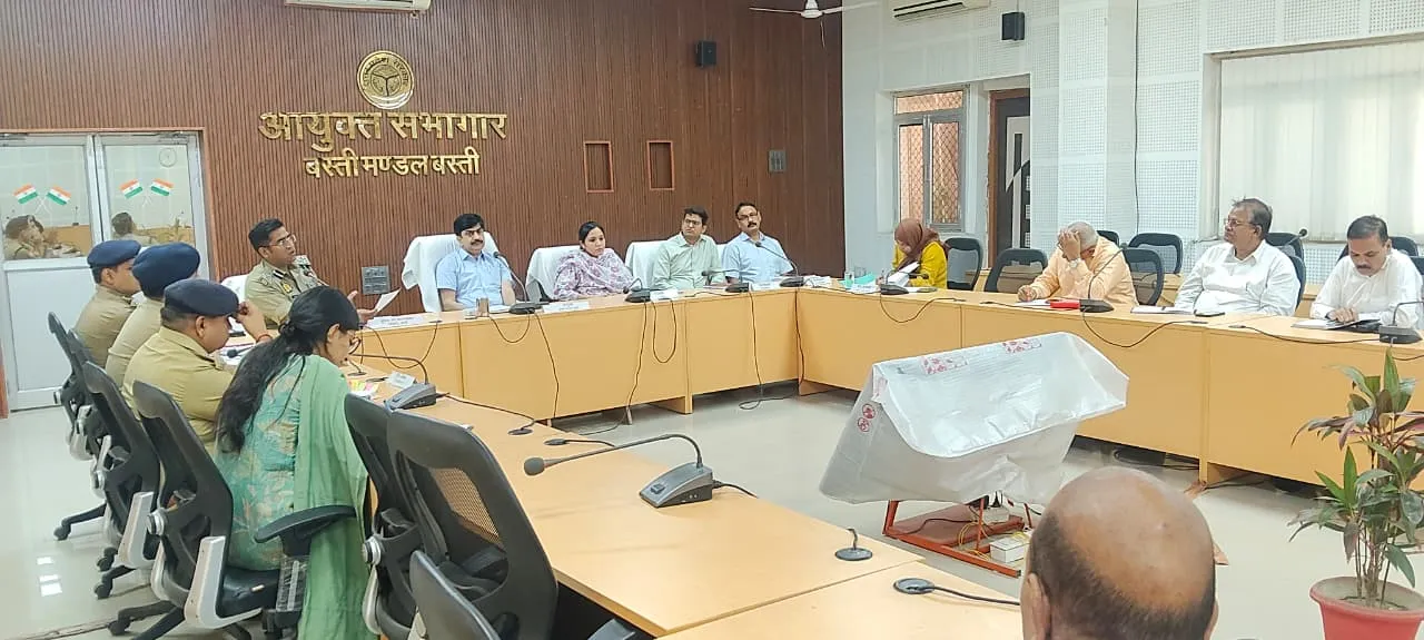 निजी वाहनों को व्यवसायिक प्रयोग में लाने वाले वाहन स्वामियों के विरूद्ध होगी कठोर कार्यवाही - मण्डलायुक्त 