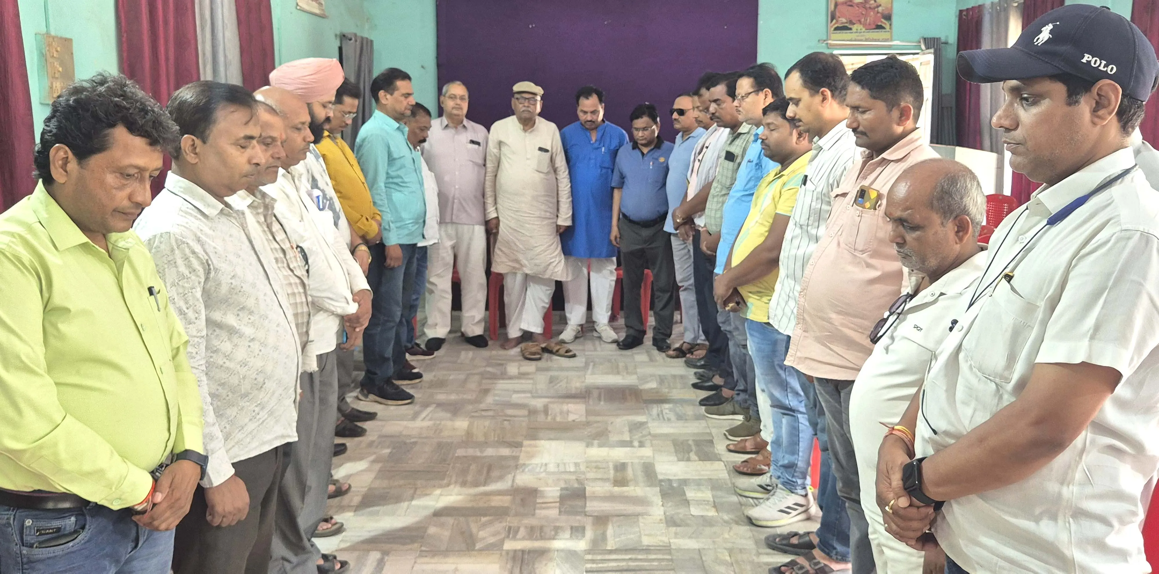 प्रेस क्लब बस्ती के महामंत्री महेन्द्र तिवारी के पिता के निधन पर शोक