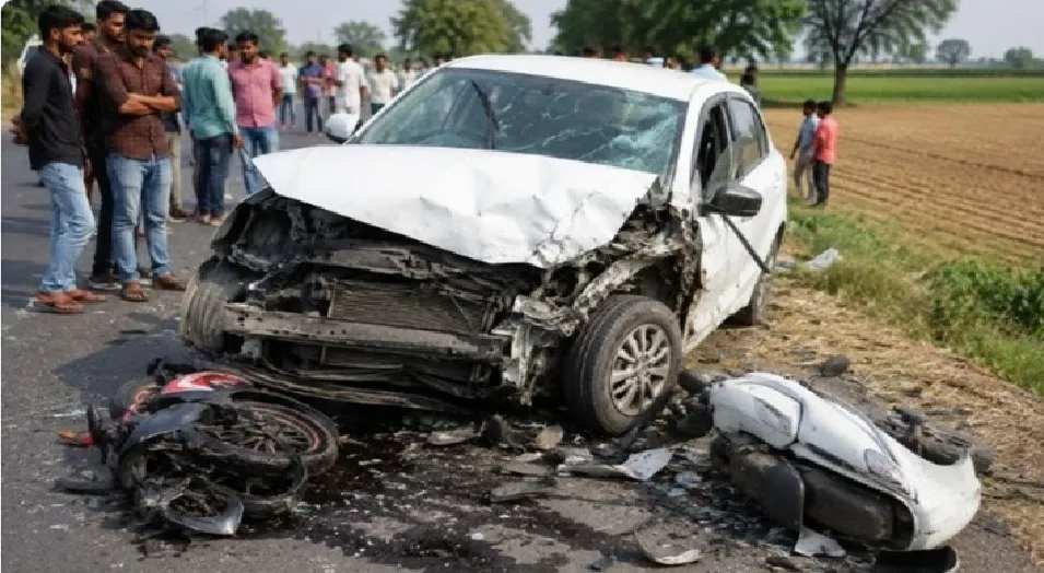 महेसाणा में भीषण सड़क हादसा, तेज रफ्तार कार ने बाइक और मोपेड को मारी टक्कर, दो की मौत, आठ घायल