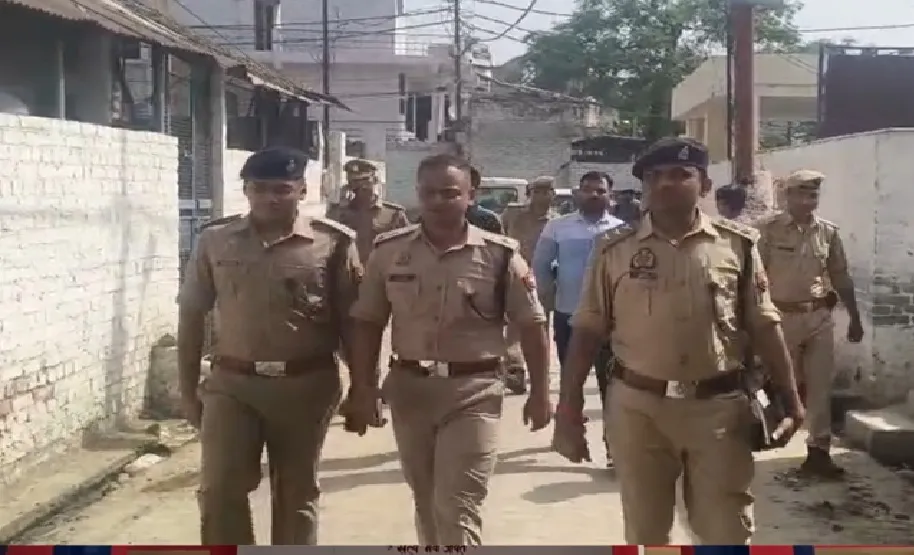 घर में घुसे चोरों ने 25 लाख के जेवर-नकदी चुराया