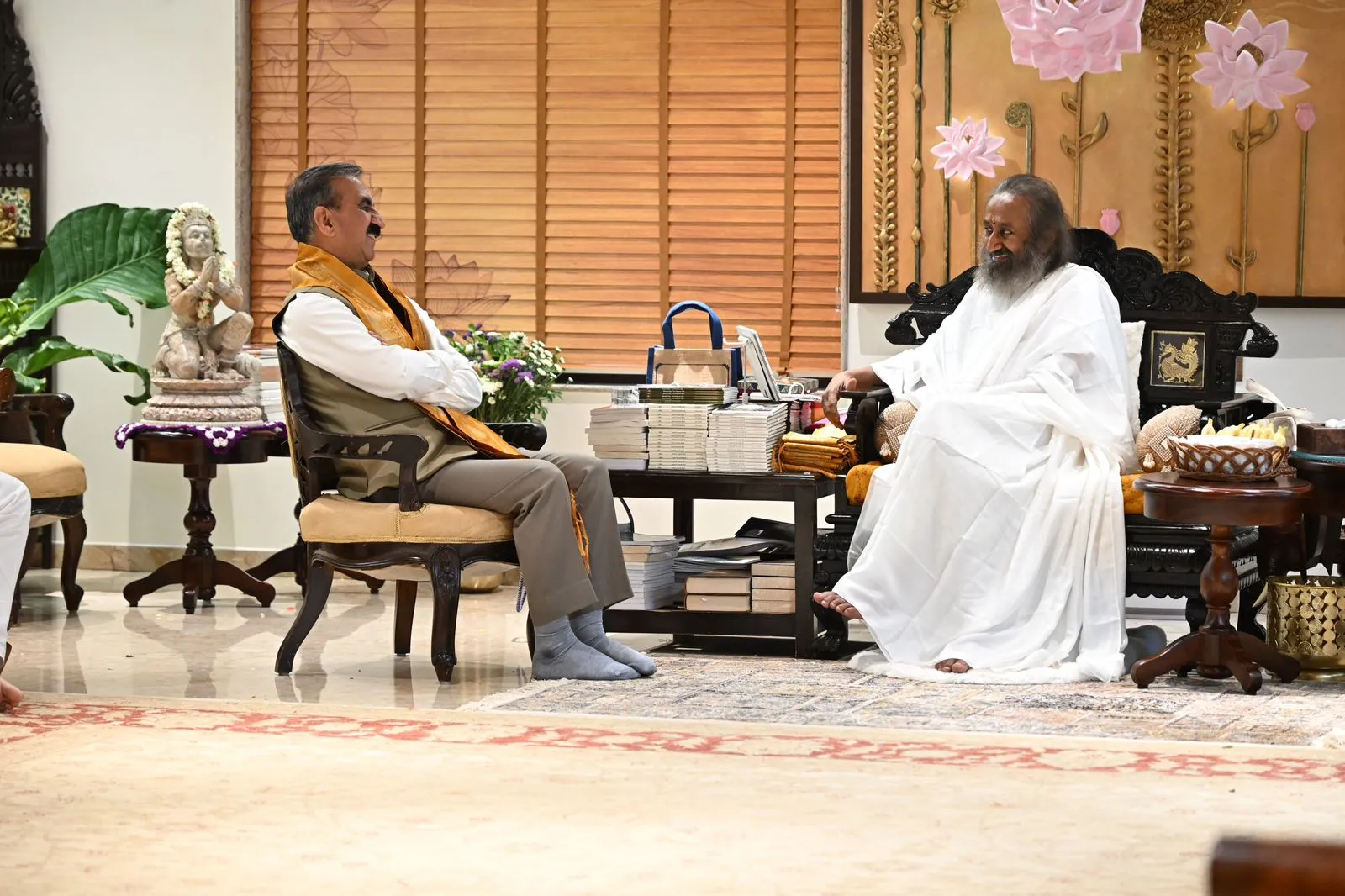  मुख्यमंत्री सुखविंद्र सिंह सुक्खू ने कर्नाटक प्रवास के दौरान श्री श्री रविशंकर से की भेंट
