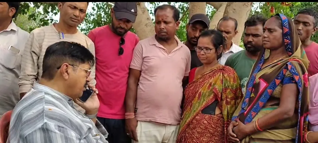 सारठ सीएचसी के आउटसोर्सिंग कर्मियों को 4 माह से नहीं मिला वेतन