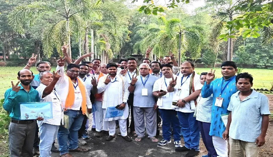 मतगणना से पहले खड़गपुर पहुंचे दिलीप घोष, समर्थकों में उत्साह