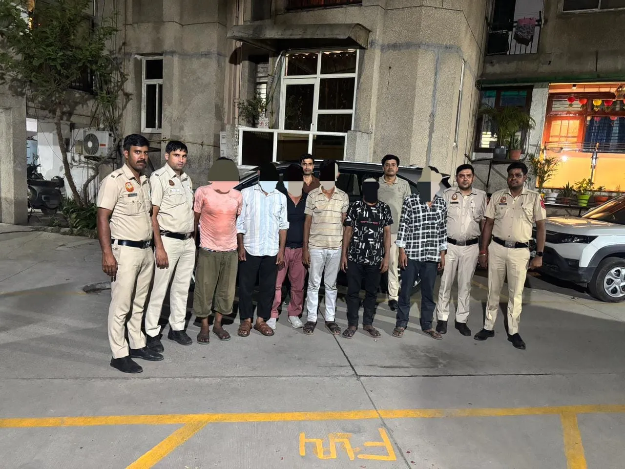 दिल्ली में ज्वेलरी दुकान चोरी का खुलासा, छह गिरफ्तार, 10 लाख का माल बरामद