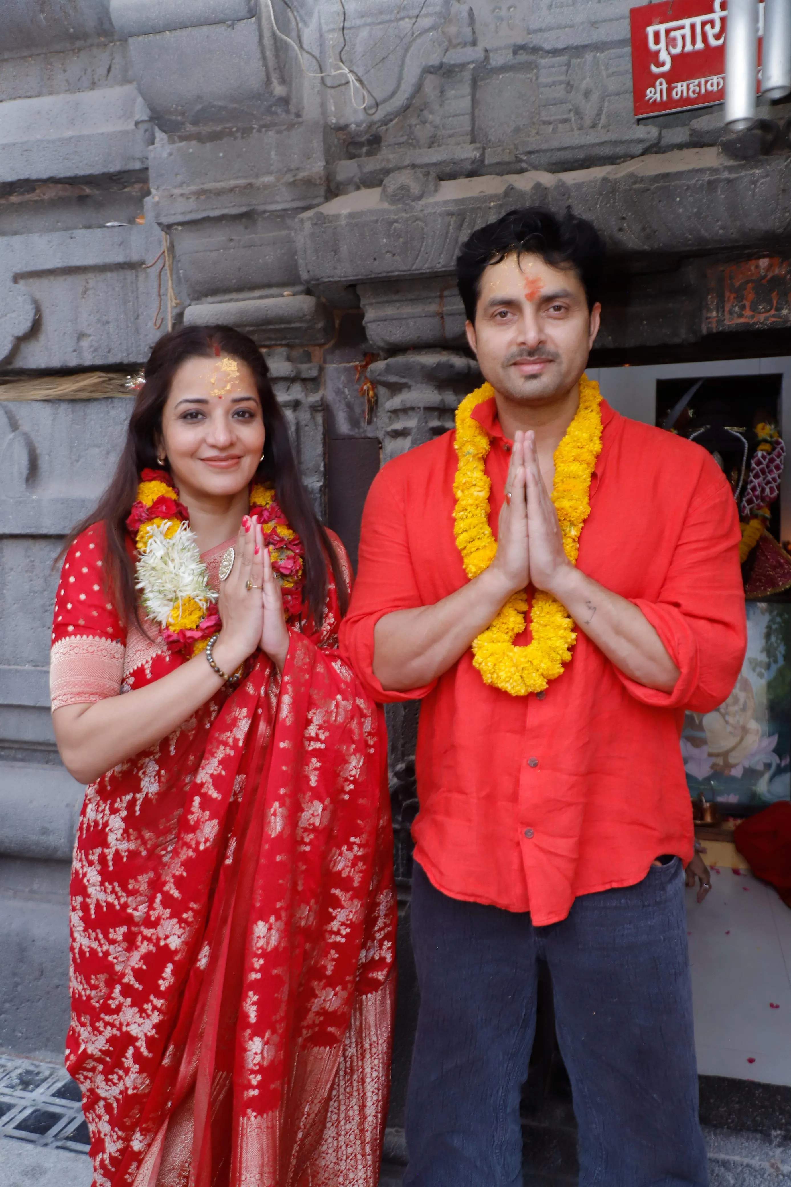 उज्जैन में अभिनेत्री मोनालिसा और फिल्म अभिनेता विक्रांत सिंह राजपूत में किये महाकाल दर्शन