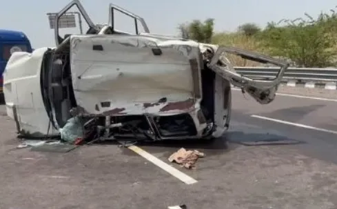 रणुजा दर्शन कर लौट रहे परिवार की कार पलटी, तीन श्रद्धालुओं की मौत