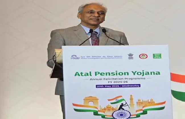 अटल पेंशन योजना के अंशधारकों की संख्या चालू वित्त वर्ष में 10 करोड़ को करेगी पार