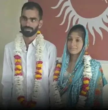 झुंझुनू: तेज रफ्तार डंपर ने स्कूटी सवार दंपती को कुचला, पत्नी की मौत, ड्राइवर फरार