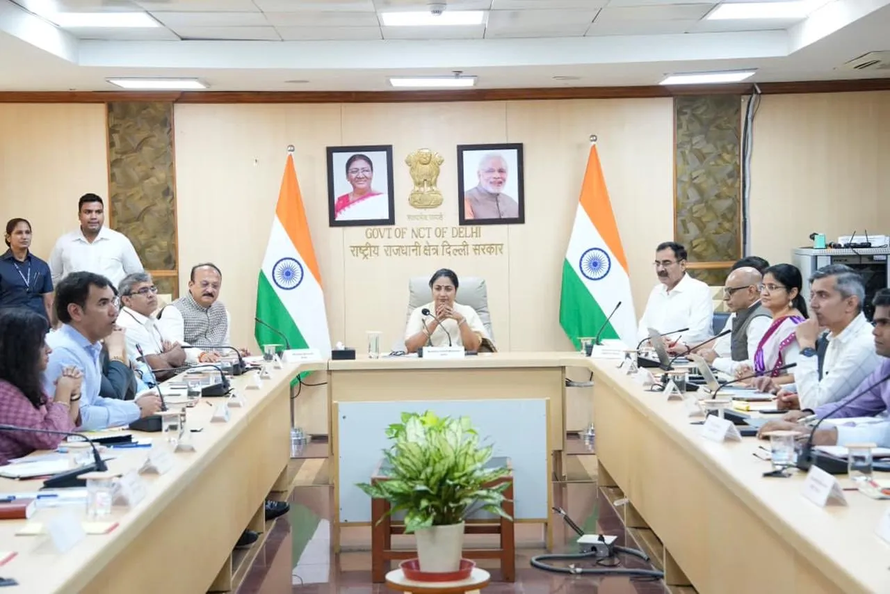  दिल्ली की मुख्यमंत्री ने आईएएफएस-IV और आईबीसीए शिखर सम्मेलन की तैयारियों को लेकर की बैठक
