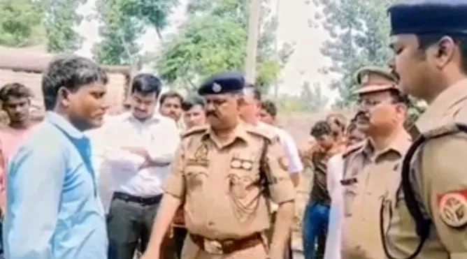 बच्चे का सिर कटा शव मिलने से सनसनी, मौके पर पहुंचे एसपी समेत कई अफसर