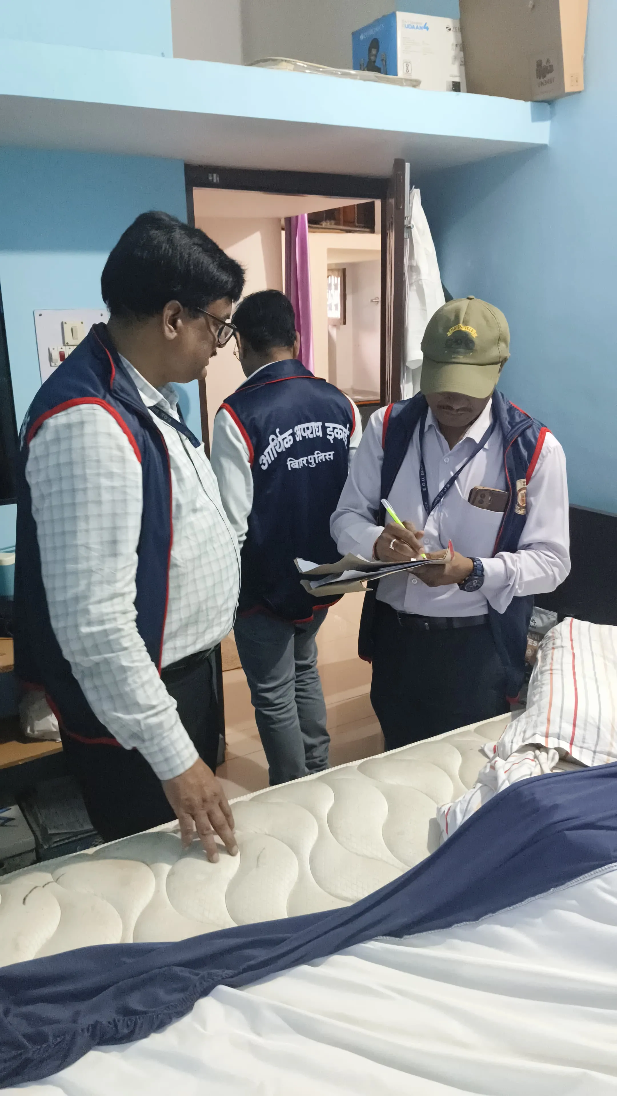 जिला अवर निबंधक पर आय से अधिक संपत्ति का मामला दर्ज, 4 ठिकानों पर छापेमारी