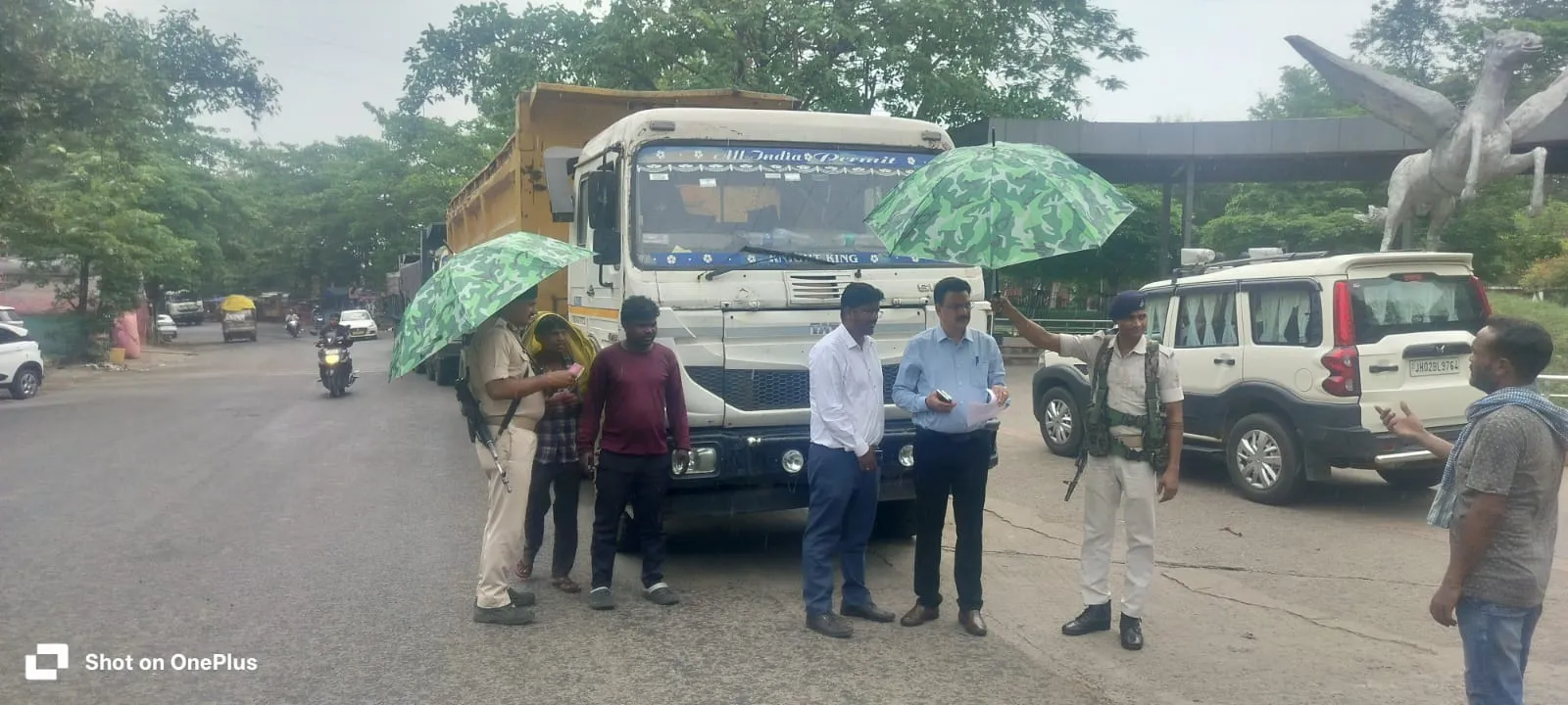 रामगढ़ जिला परिवहन पदाधिकारी ने चलाया वाहन जांच अभियान, 1.86 लाख वसूला जुर्माना