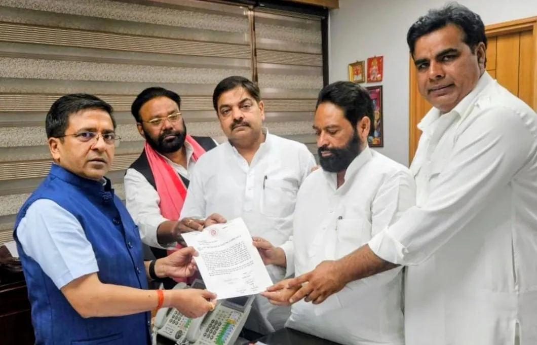  स्मार्ट प्रीपेड मीटरों पर बढ़ा विवाद, सपा विधायकों ने पोस्टपेड में बदलने की उठाई मांग