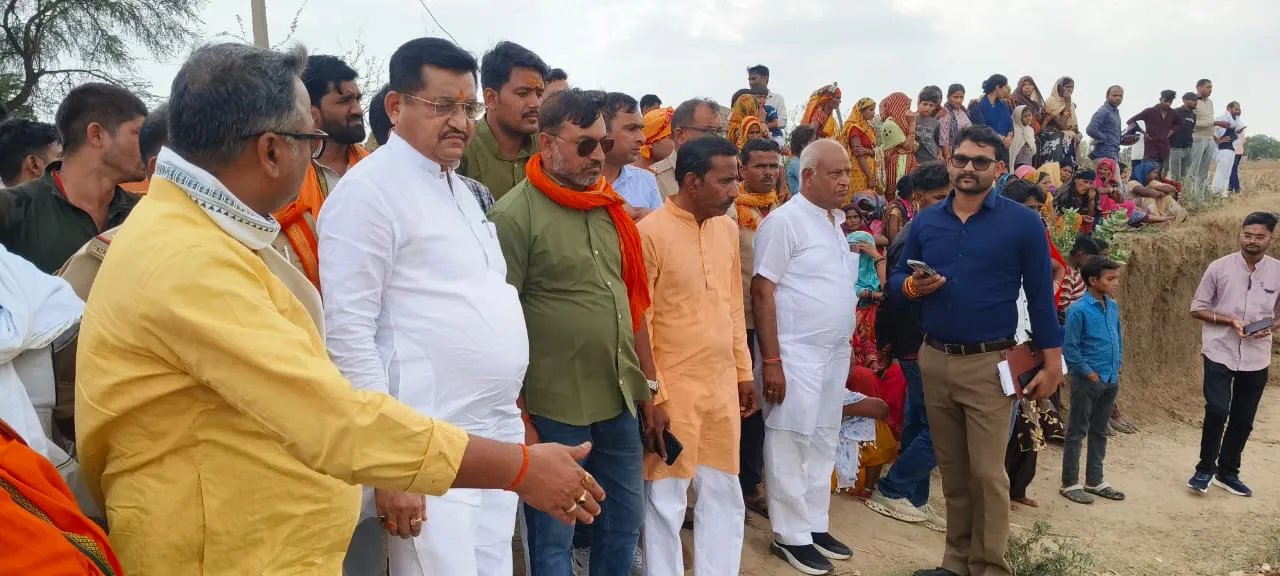  हमीरपुर नाव हादसा : पांच बच्चों समेत छह शव बरामद, सांत्वना देने पहुंचे प्रभारी मंत्री
