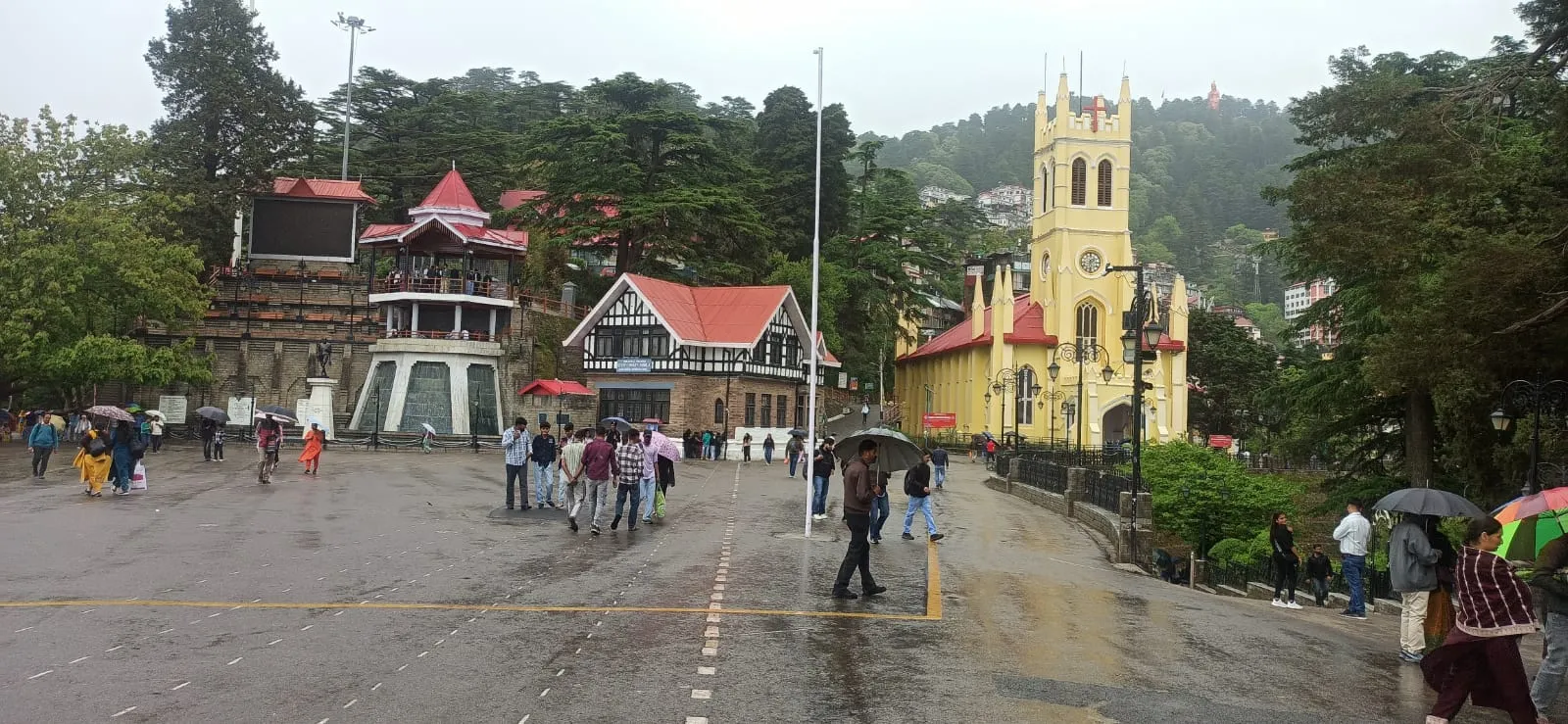 गर्मी से बेहाल हिमाचल में बदला मौसम, कई जगह बारिश और तेज हवाएं, अलर्ट
