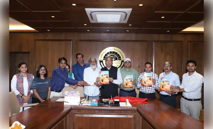 सीएसजेएमयू में हिंदी पत्रकारिता के 200 वर्ष पूरे होने पर गौरव गाथा का  विमोचन