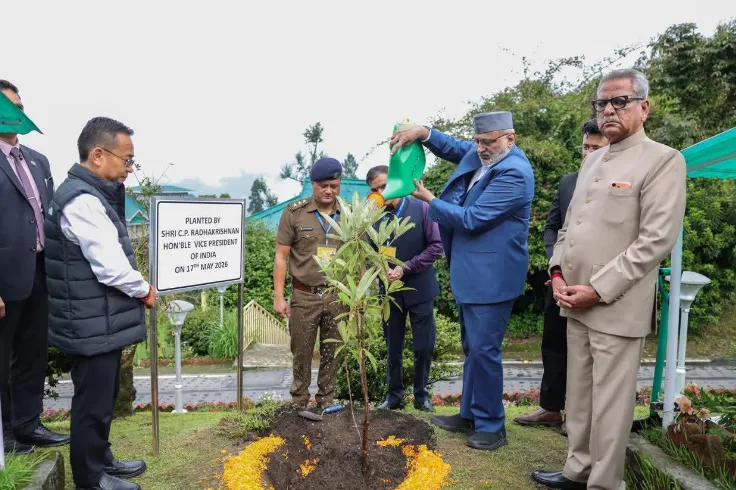 उपराष्ट्रपति सीपी राधाकृष्णन सिक्किम से अपनी एक दिवसीय आधिकारिक यात्रा पूरी कर लौटे