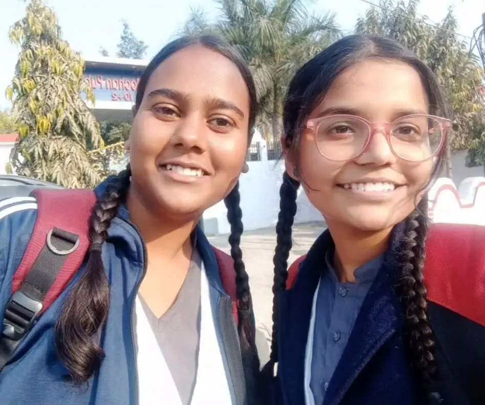 सौम्या और अंशिका ने सीबीएसई बोर्ड में लहराया परचम,क्षेत्र का नाम किया उज्ज्वल