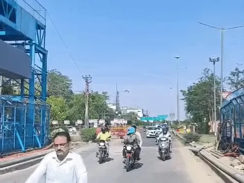 गोमती बैराज ब्रिज डेढ़ महीने बंद रहेगा,4 जर्जर गेट बदले जाएंगे,डायवर्जन लागू की मांग