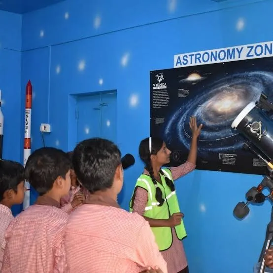 ग्रामीण महोबा से वैश्विक अंतरिक्ष विज्ञान तक : एक नई वैज्ञानिक चेतना का उदय