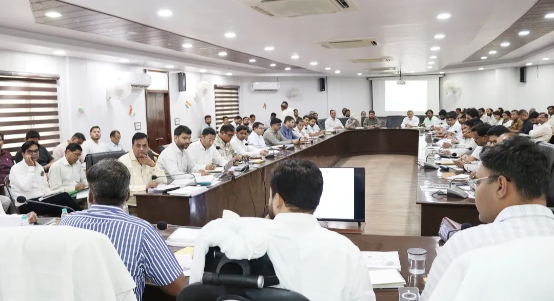 नोडल अधिकारी ने विभागीय योजनाओं की समीक्षा कर दिए आवश्यक निर्देश