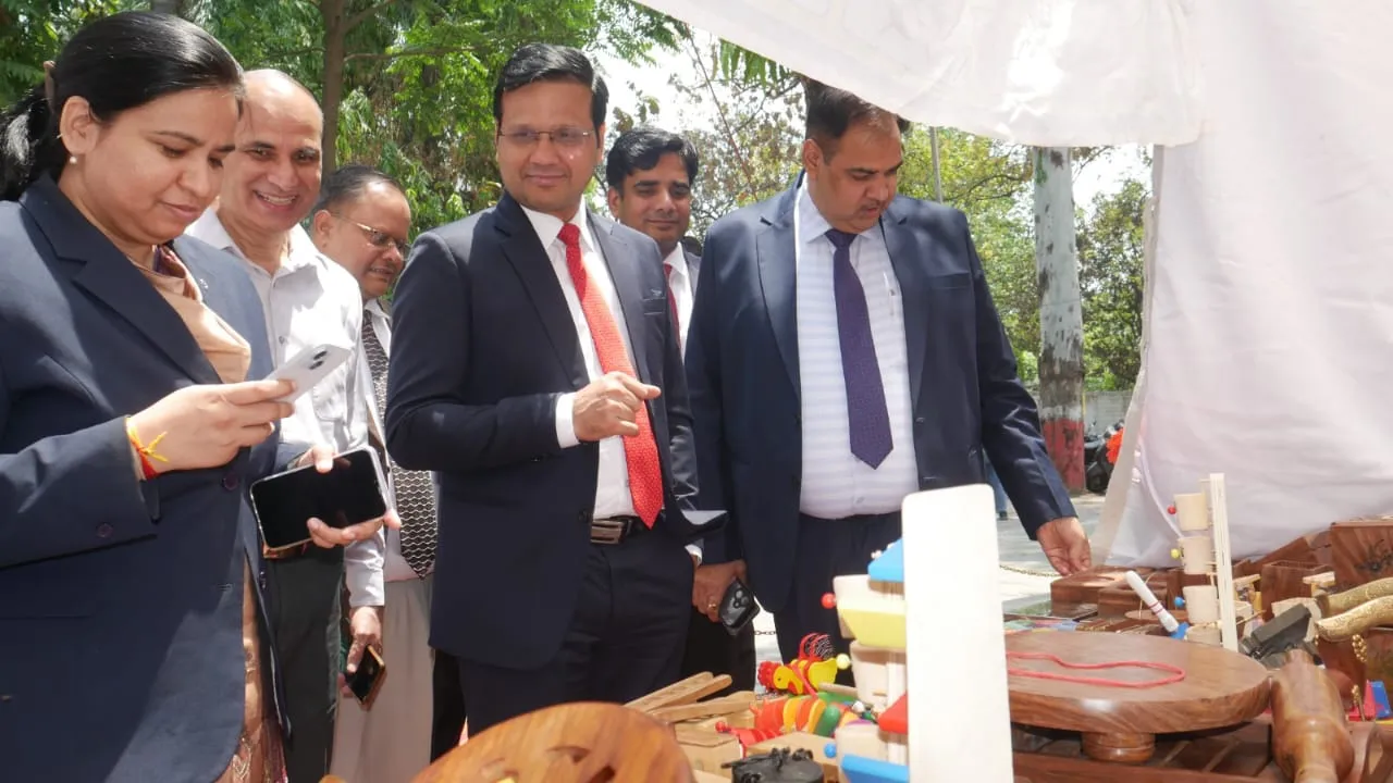 राष्ट्रीय लोक अदालत में 13,952 वादों का निस्तारण, 13.88 करोड़ रुपये की समझौता धनराशि दिलाई गई