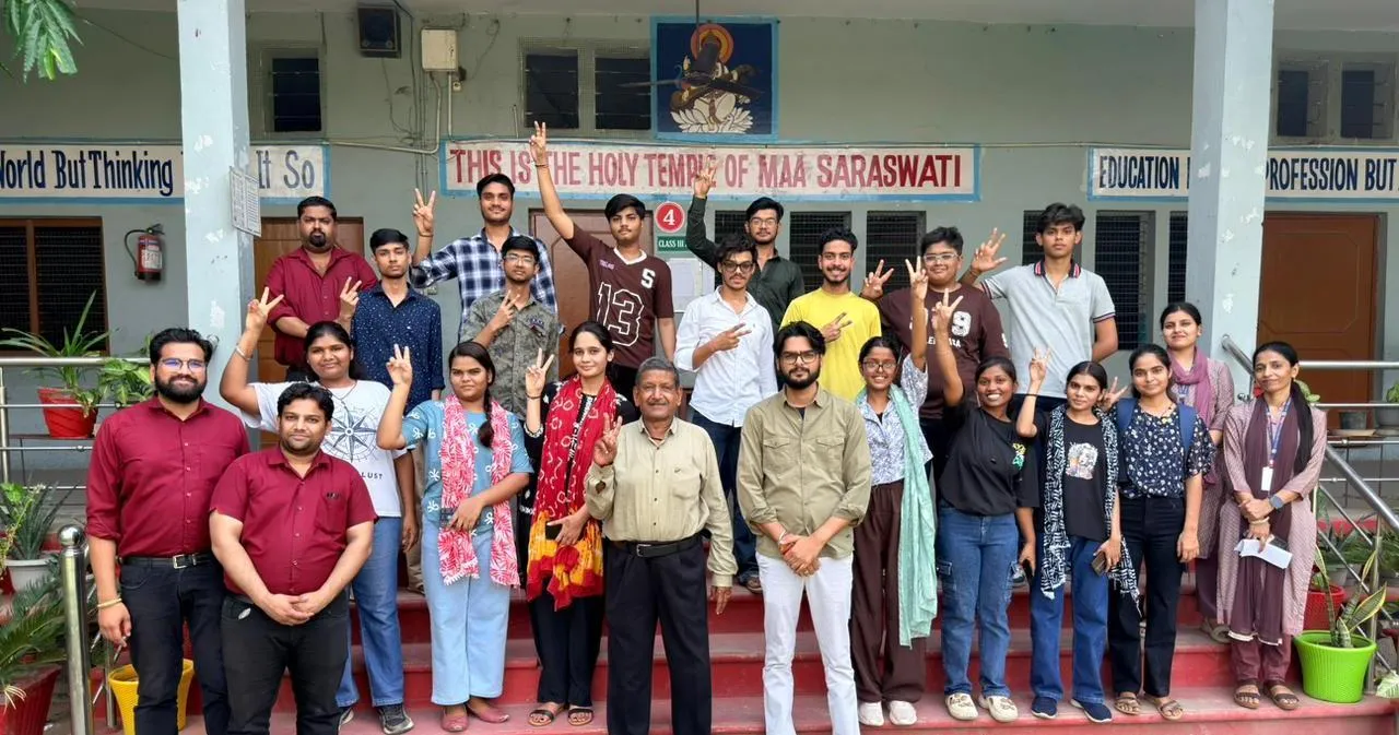 एम0एल0डी0वी0 के छात्र-छात्राओं ने शानदार प्रदर्शन करते हुये फिर से लहराया सफलता का परचम