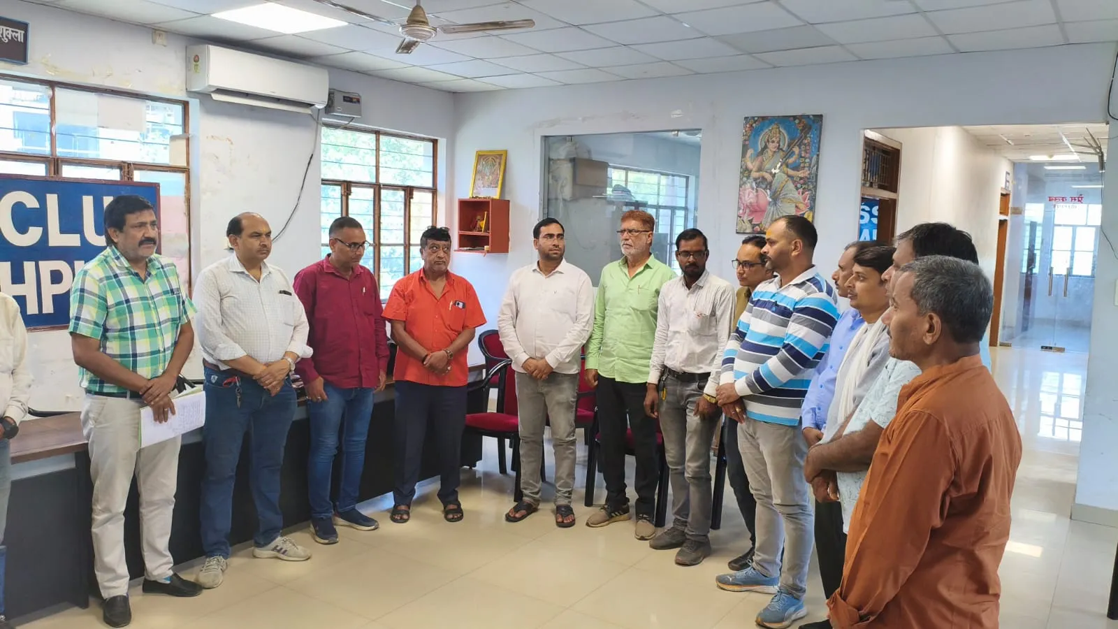 शोक सभा,पत्रकारों ने दो मिनट का मौन रखकर दिवंगत आत्मा की शांति के लिए ईश्वर से प्रार्थना की