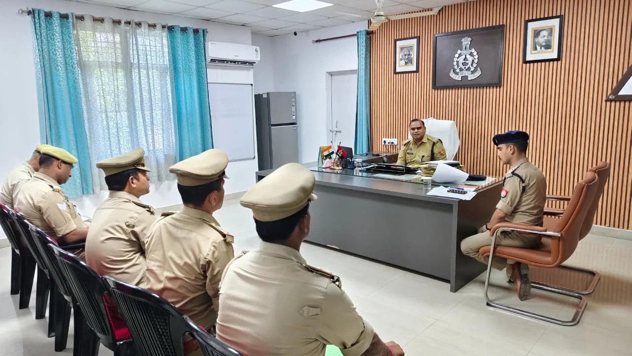जीएसटी धोखाधड़ी और शेयर फ्रॉड मामलों के त्वरित निस्तारण के लिए विवेचकों की समीक्षा बैठक आयोजित