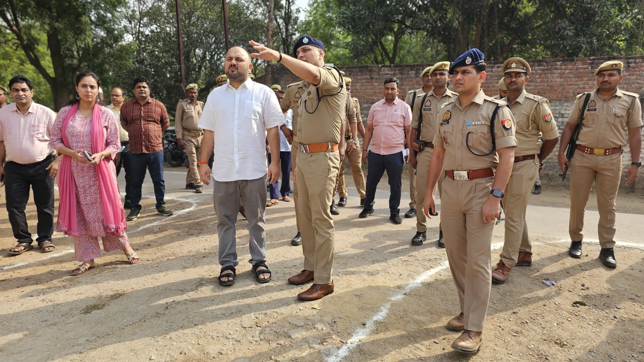 डीएम एवं एसपी प्रतापगढ़ द्वारा बकरीद पर्व पर शांति एवं सौहार्द सुनिश्चित करने को भूलियापुर ईदगाह का किया संयुक्त निरीक्षण