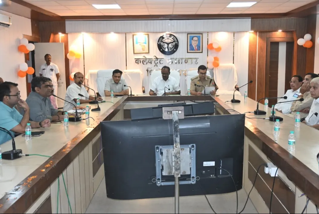 जिलाधिकारी व वरिष्ठ पुलिस अधिकारी के साथ हुई सर्राफा कारोबारियों की बैठक