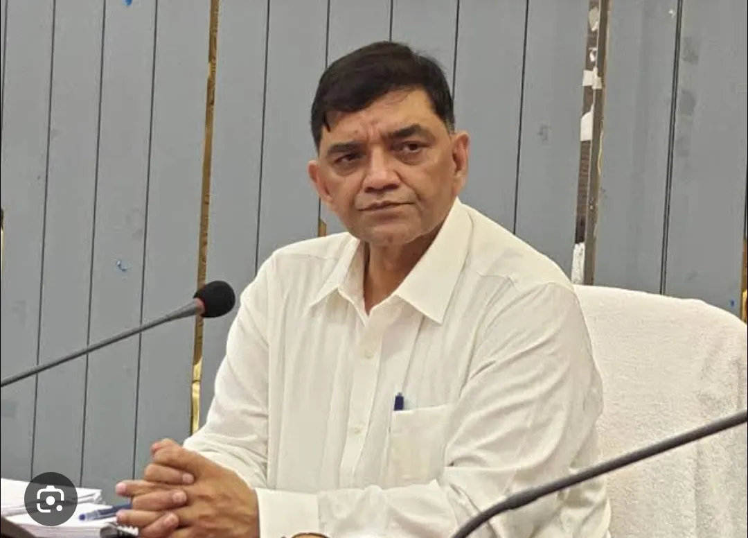 पीलीभीत डीएम का मजबूत कदम: अपराध और नशे के खिलाफ सख्त हुई व्यवस्था, अधिकारियों को दिए कड़े निर्देश