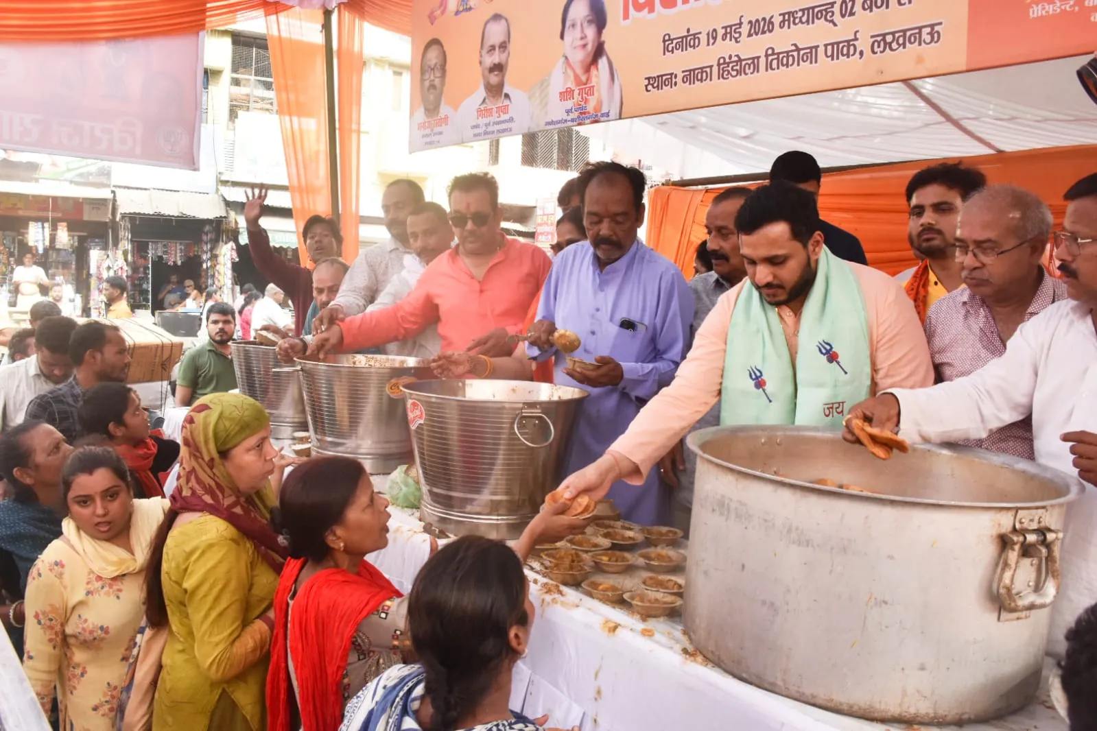 आम जनता की सेवा करना ही सच्चा धर्म, प्रसाद वितरण करने से मिलती खुशी - विराज सागर