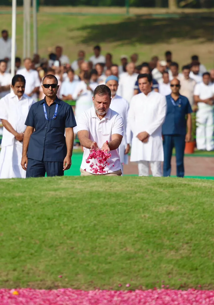 राहुल गांधी ने पं. नेहरू को दी श्रद्धांजलि, बोले नेहरू का नेतृत्व सदैव प्रेरणा देता रहेगा