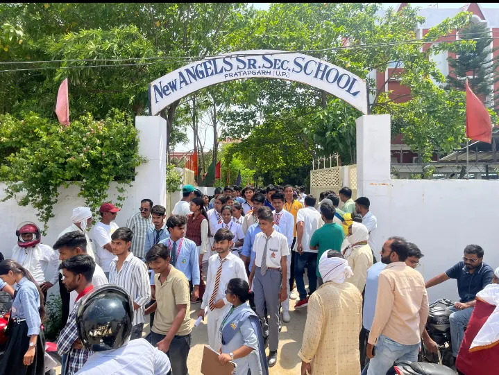  सीबीएसई 10वीं दूसरी बोर्ड परीक्षा - साइंस पेपर संपन्न