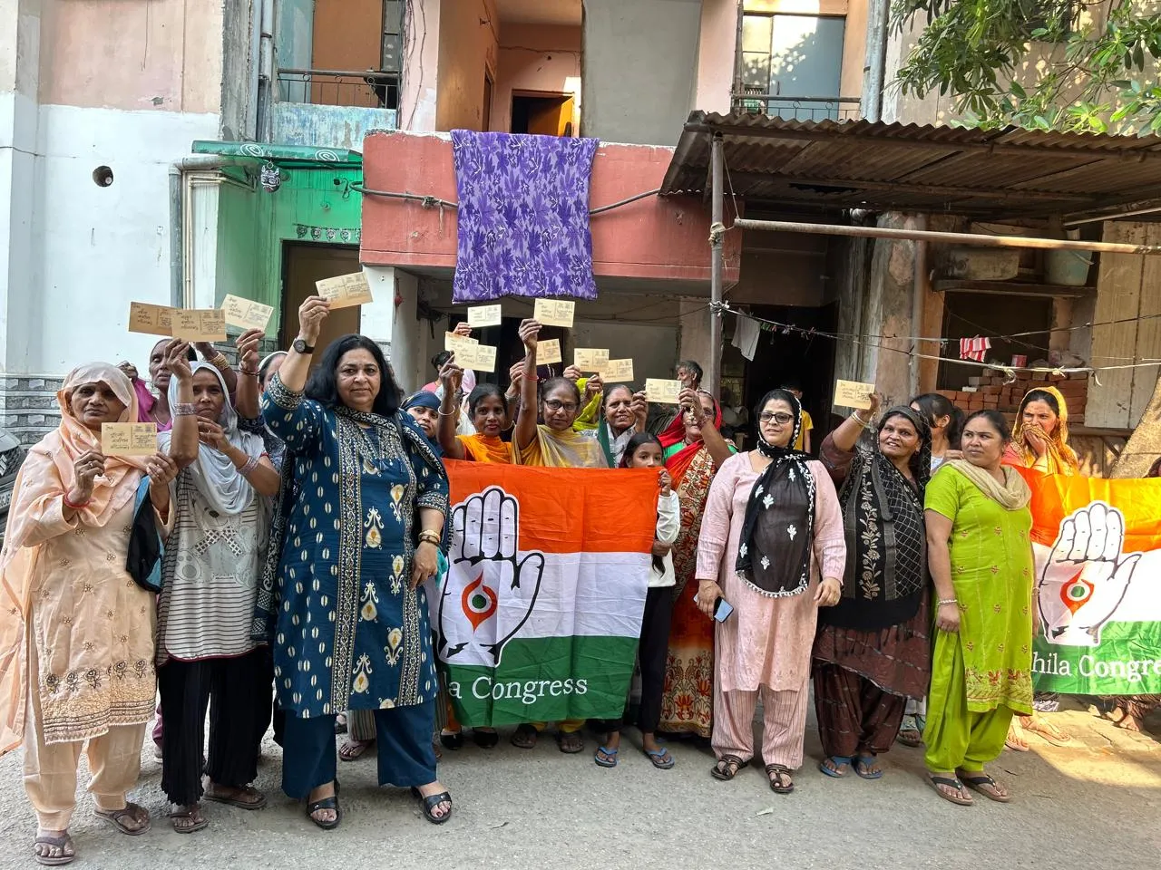पोस्टकार्ड में उबल पड़ा गुस्सा: महिला आरक्षण पर महिला कांग्रेस का जोरदार हल्ला बोल