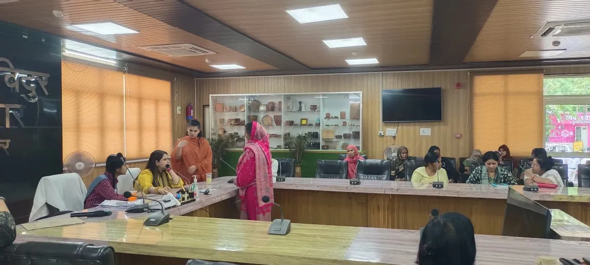 मिशन शक्ति फेज-5.0 के तहत मेधावी छात्रा बनीं एक दिन की सांकेतिक जिलाधिकारी