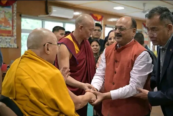 दलाई लामा का सादगीपूर्ण व्यक्तित्व और मानवता के प्रति समर्पण हर व्यक्ति के लिए प्रेरणास्रोत: 'वत्स'