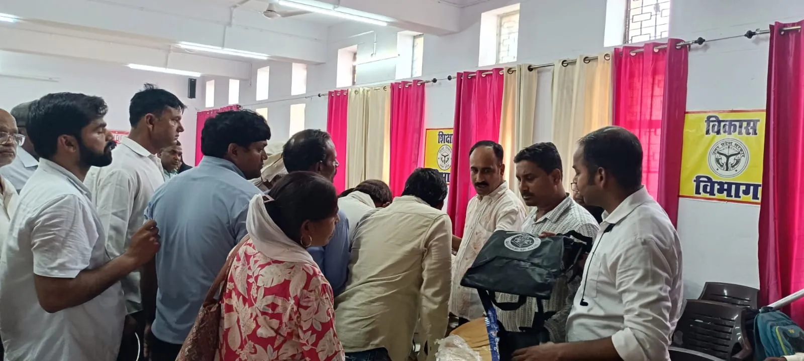 जनगणना कर्मियों को बांटी गई आधिकारिक किट, डिजिटल ऐप से होगा डेटा संग्रह