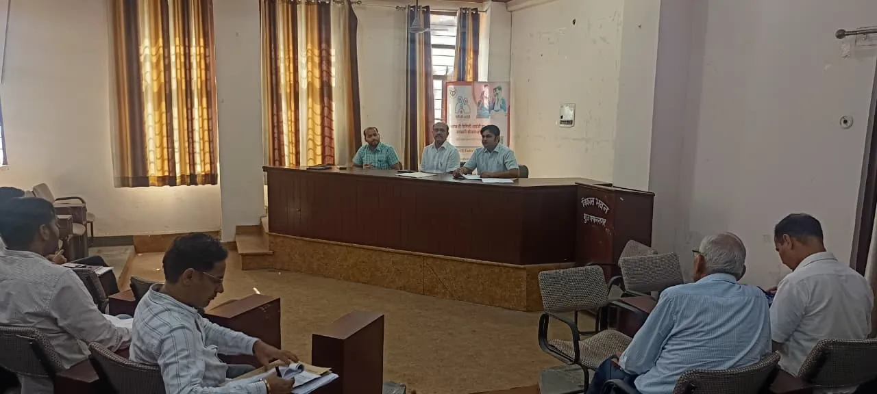 जिलाधिकारी की अध्यक्षता में उर्वरक निगरानी समिति की बैठक, दिए सख्त निर्देश