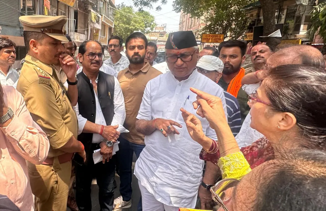 सीवर-पानी समस्याओं पर नाराज हुए विधायक, 72 घंटे में समाधान के दिए निर्दश