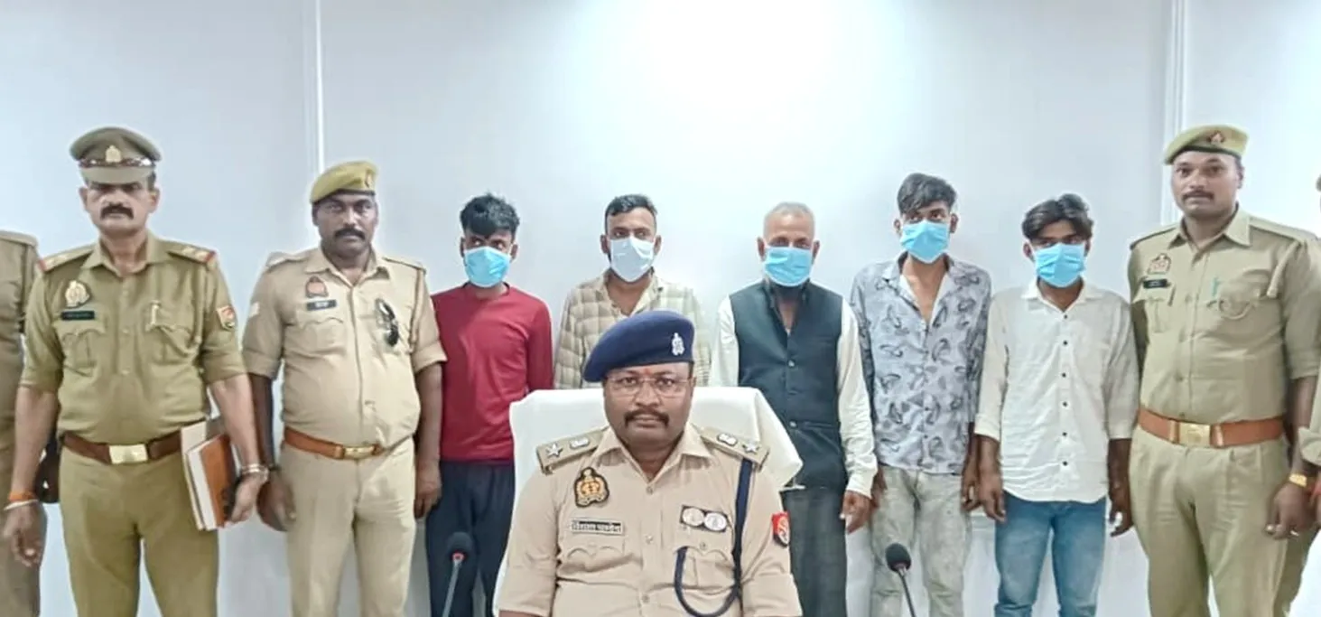 जानलेवा हमला करने वाले पांच आरोपी पुलिस के हत्थे चढ़े, लाठी-डंडे बरामद