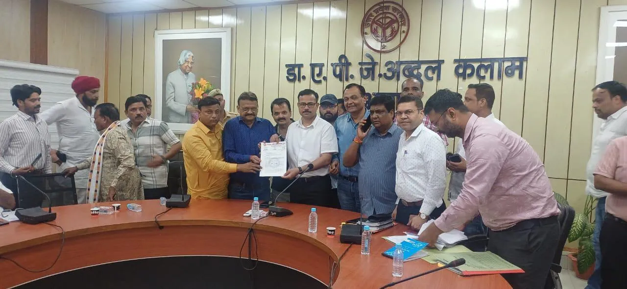 डीएम के समक्ष रखी व्यापारिक क्षेत्रों से जुड़ी समस्या, नए ट्रांसफार्मर लगाने की मांग 