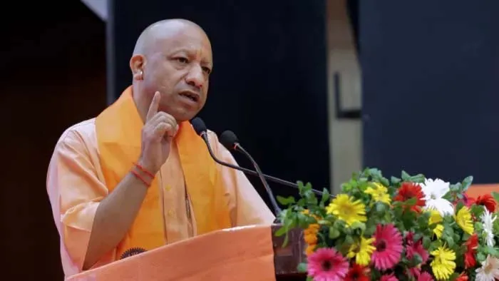 वैश्विक संकटों के दौर में देशहित सर्वोपरि, आत्मनिर्भरता ही सबसे बड़ी ताकत : योगी
