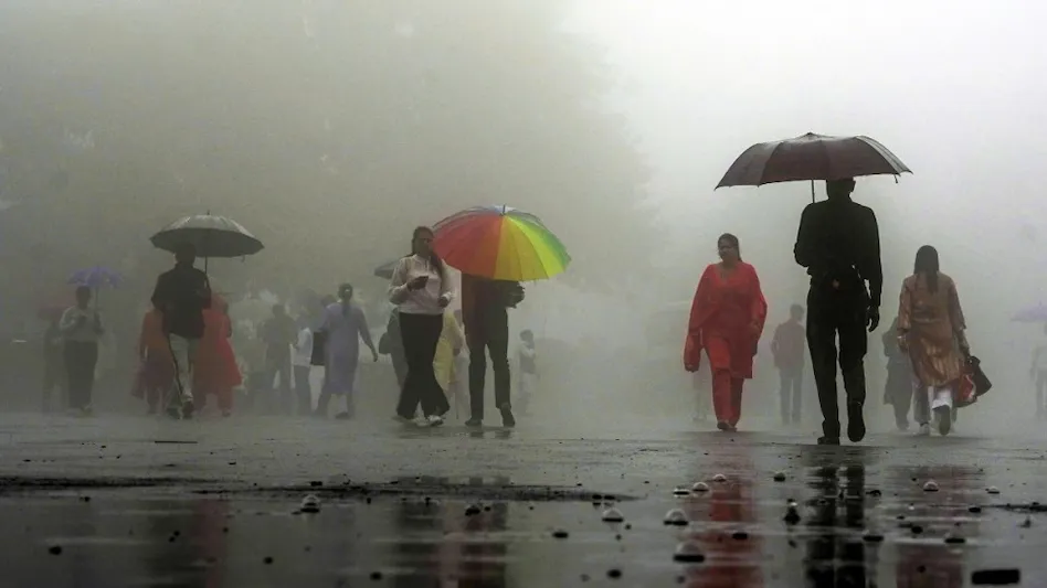 हिमाचल में बदलता मौसम: बाहरी राज्यों के सैलानी रहें सतर्क, सप्ताह की शुरुआत तूफानी