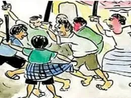 दो पक्षों का विवाद मारपीट तक पहुंचा,बचाव करने आई महिला से हाथापाई